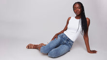 Load image into Gallery viewer, Charlie b Knee High Capri Jeans
