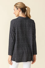 Load image into Gallery viewer, Habitat Core Travel Printed Jacket with Zip Up Front