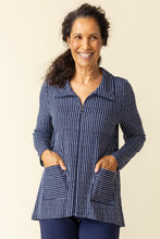 Load image into Gallery viewer, Habitat Core Travel Printed Jacket with Zip Up Front