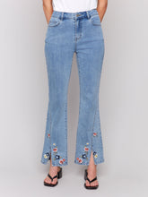 Load image into Gallery viewer, Charlie b Front Slit Embroidered Jean