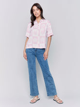 Load image into Gallery viewer, Charlie b Short Sleeve Printed Woven Blouse with 1 Chest Pocket
