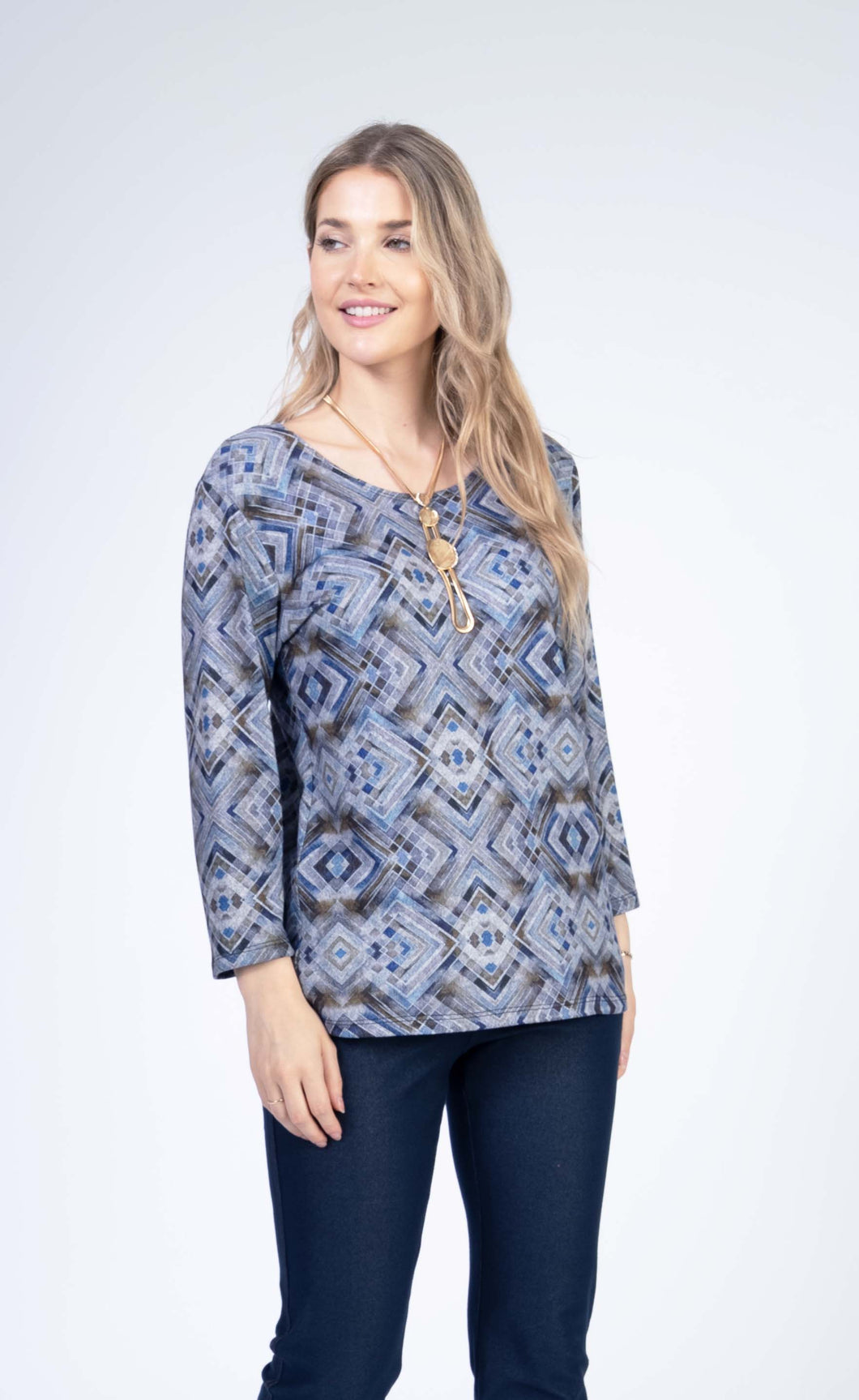 Julia Divina Top with Round Neck and 3/4 Sleeves