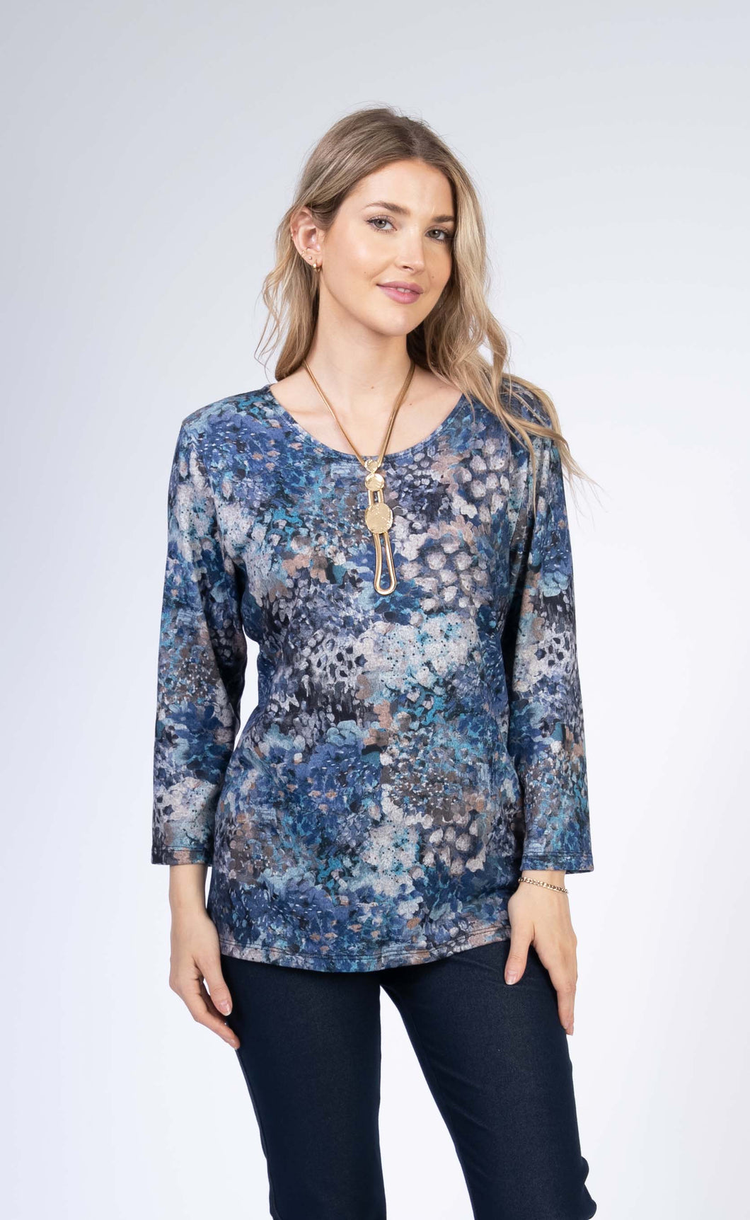 Julia Divina Top with Round Neck and 3/4 Sleeves