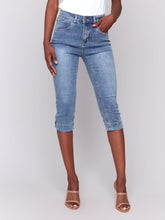 Load image into Gallery viewer, Charlie b Knee High Capri Jeans
