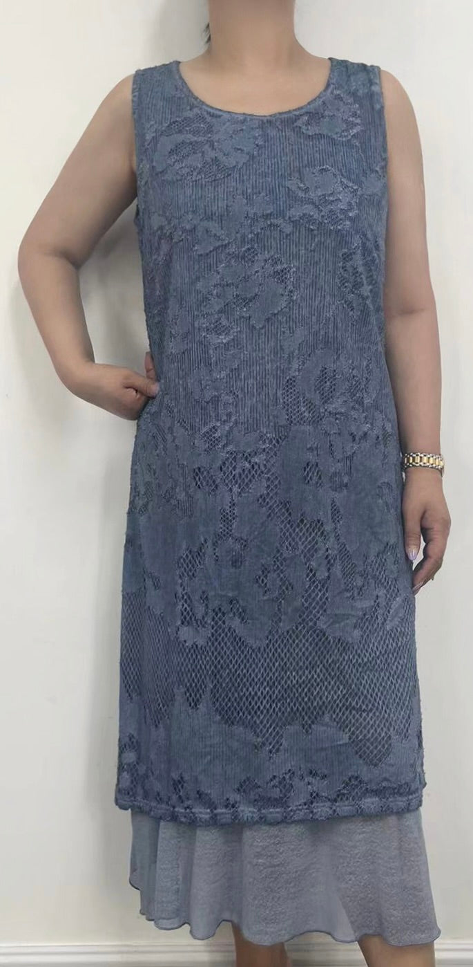 Sleeveless Dress with a Round Neck and Layered Hem