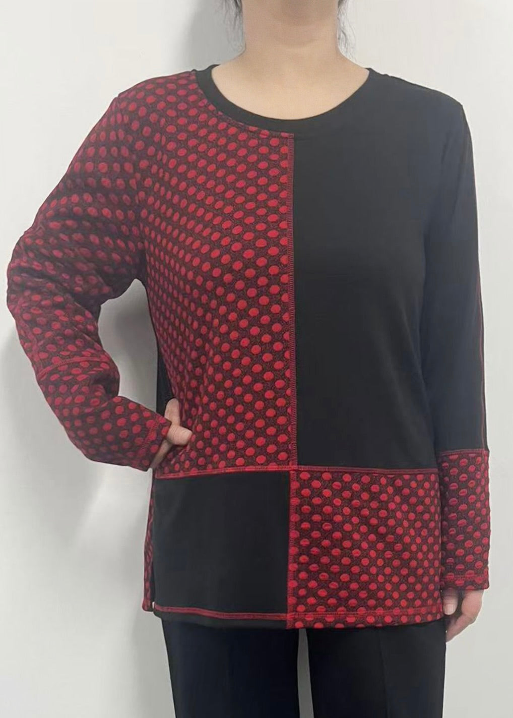 Blocked Tunic with Long Sleeves and Round Neck