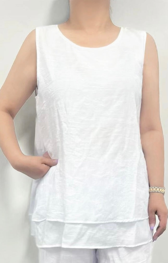 Sleeveless Layered Top with Round Neckline