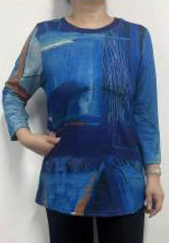 Printed Pullover Top with Round Neck and 3/4 Sleeves