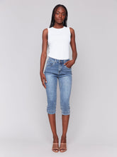 Load image into Gallery viewer, Charlie b Knee High Capri Jeans
