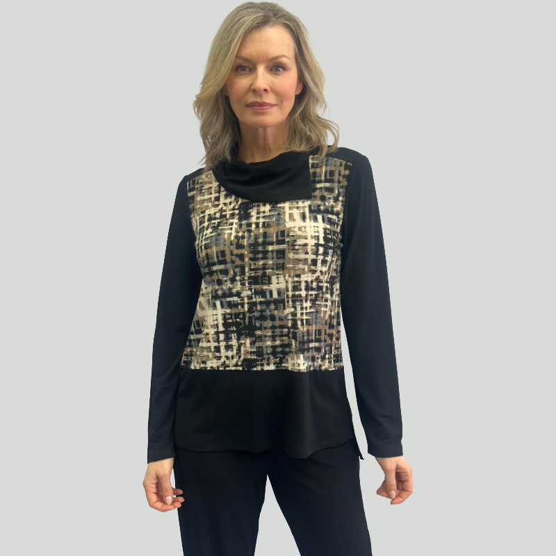 Softworks Blouse with a Contast Neckline, Sleeves and Hemline